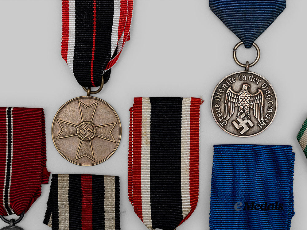 germany,_third_reich._a_mixed_lot_of_awards_for_military_and_civil_service_e_medals__g62851_4