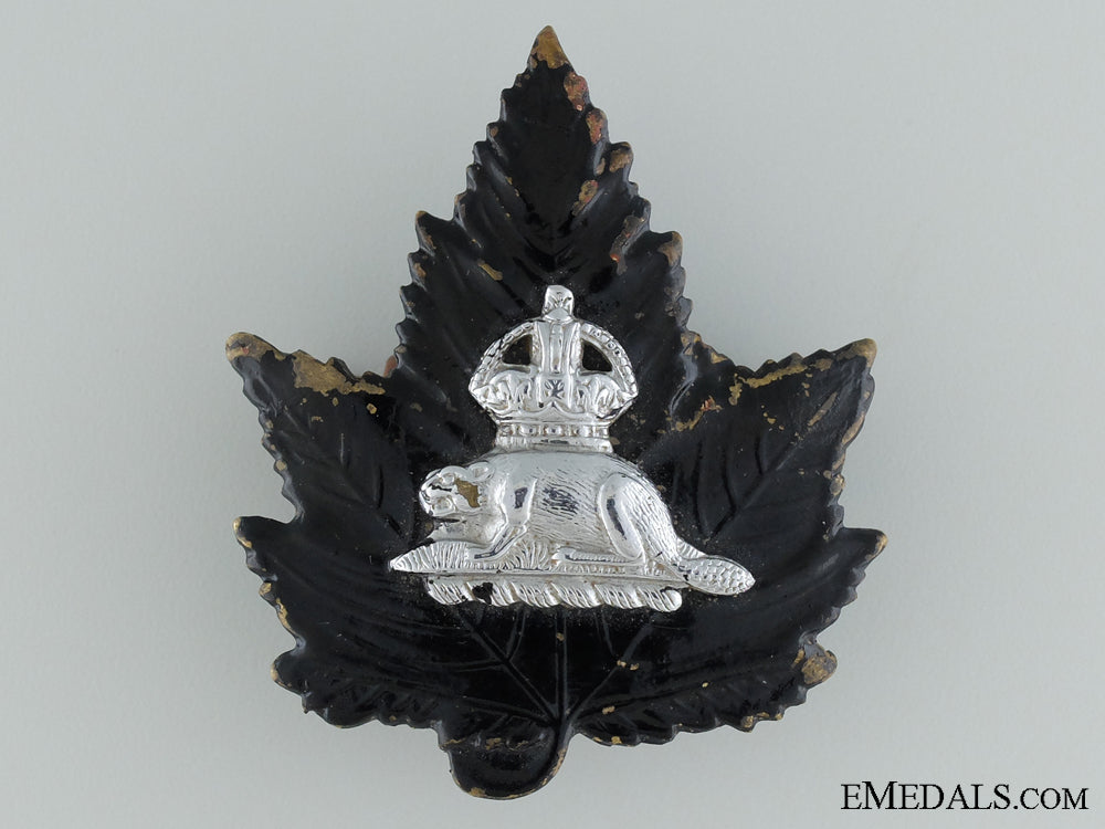 pre-_wwii_king's_crown_police(_bobby_helmet)_cap_badge_pre_wwii_king_s__536e236b91c8f