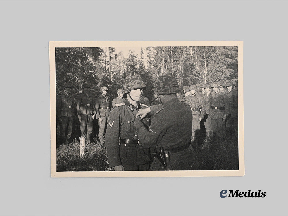germany,_s_s._a_lot_of_wartime_waffen-_s_s_photos_with_rare_awards_and_insignia_e_medals__m0405-108_9