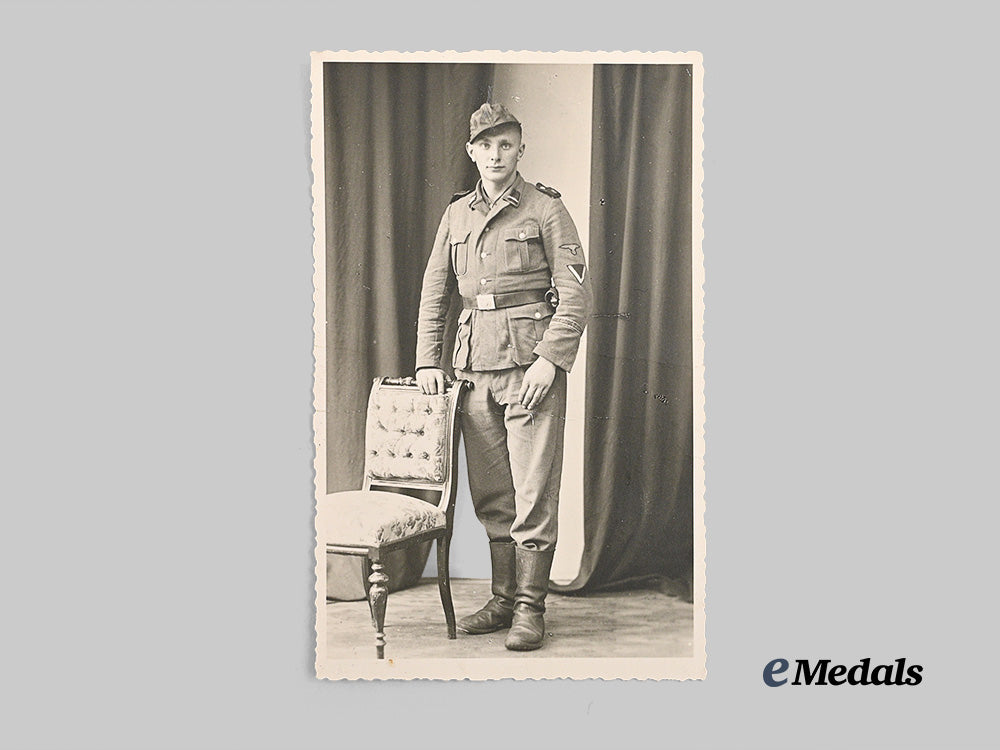 germany,_s_s._a_lot_of_wartime_waffen-_s_s_photos_with_rare_awards_and_insignia_e_medals__m0405-108_5