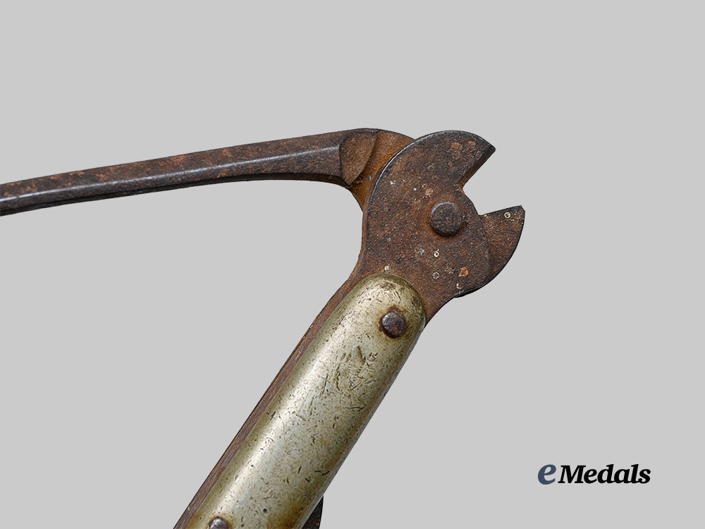 united_kingdom._a_lot_of_four_blades_with_escape_knife_e_medals__g_b8649_22