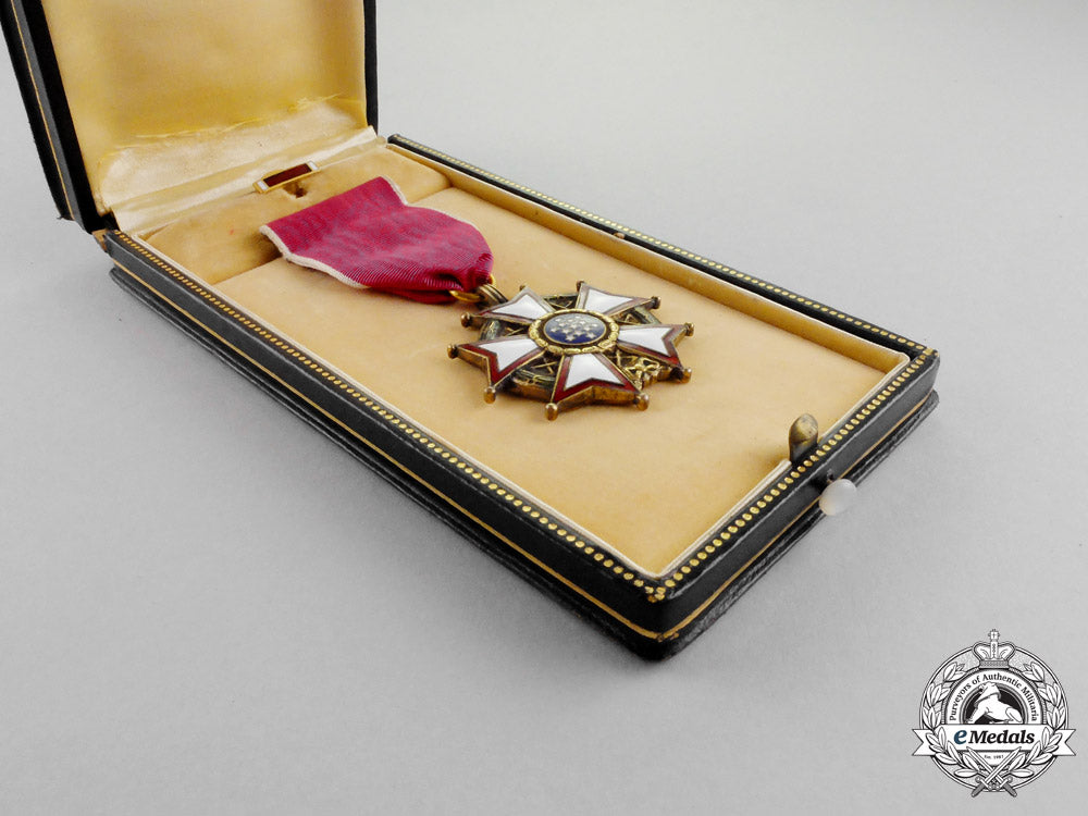 united_states._a_legion_of_merit,_legionnaire_grade,_c.1943_q_234_1