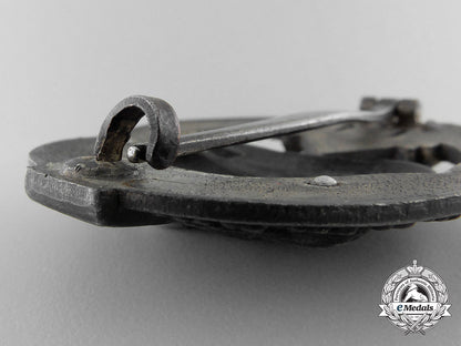 a_silver_grade_tank_assault_badge;_for_twenty-_five_engagements_q_244