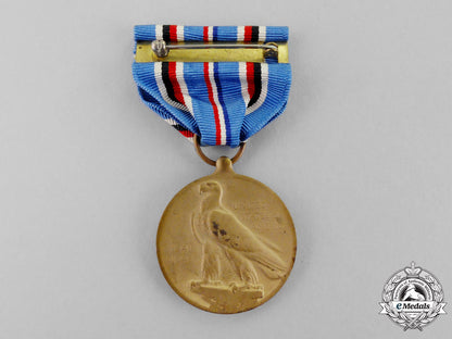 united_states._two_campaign_service_medals_in_box_q_258_1