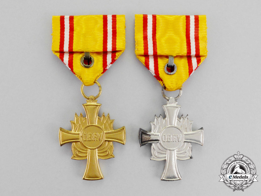 austria,_second_republic._two_fire_brigade_association_medals_for_distinguished_services_q_277_1