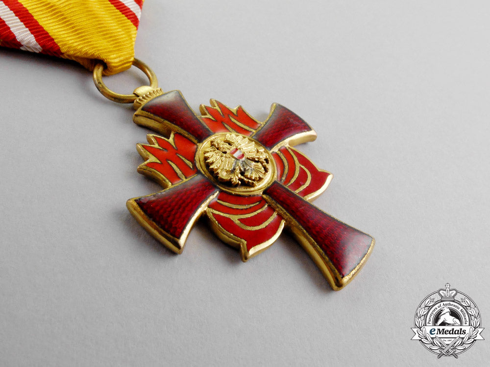 austria,_second_republic._two_fire_brigade_association_medals_for_distinguished_services_q_278