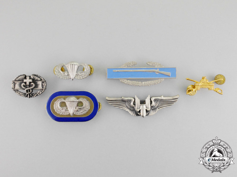 united_states._six_second_war_military_badges_q_297_1_1