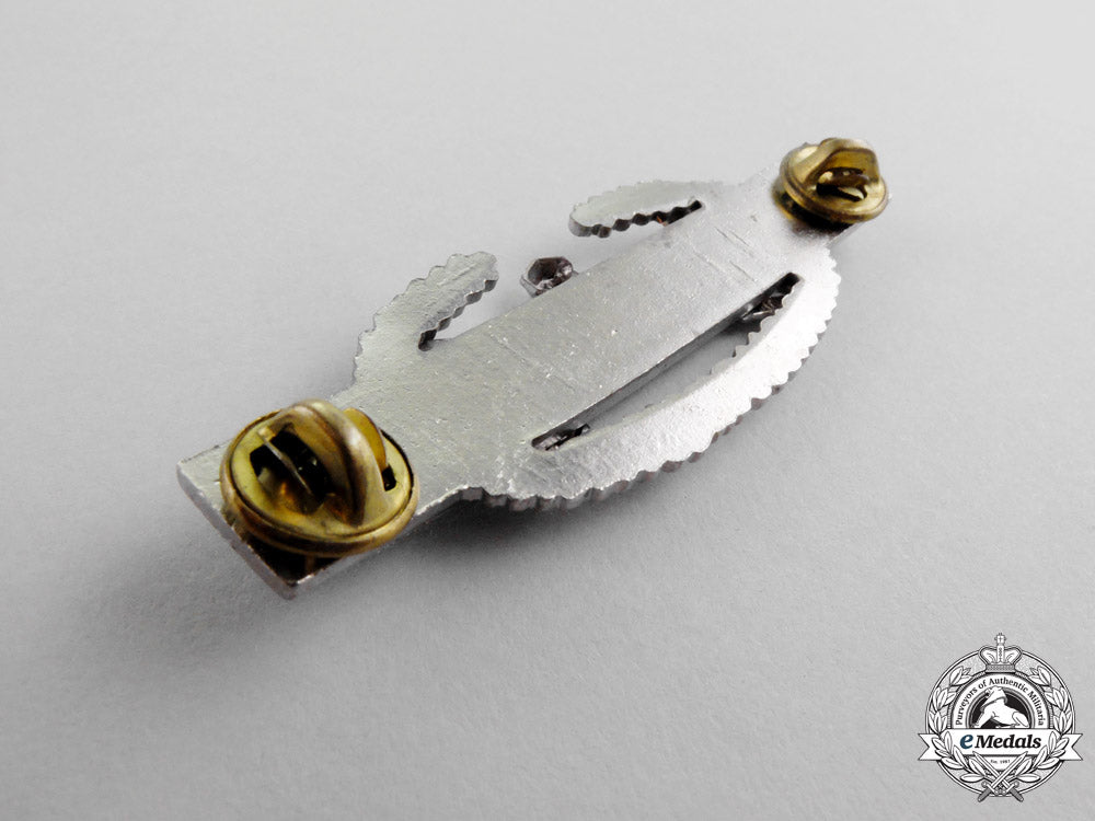 united_states._six_second_war_military_badges_q_310_1_1