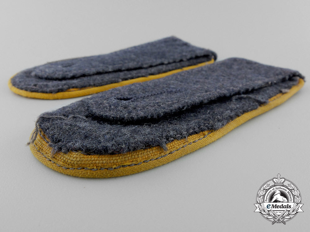 a_set_of_luftwaffef_flight_em_shoulder_straps_q_421
