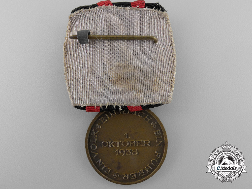 an_october1_st1938_commemorative_medal_with_prague_clasp_q_954