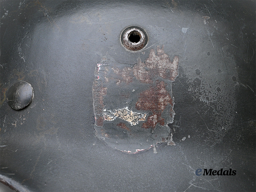 germany,_wehrmacht._an_m35_stahlhelm,_branch-_repurposed_and_owner-_attributed_example,_by_emaillierwerke_a._g._of_fulda_e_medals__g62839_11