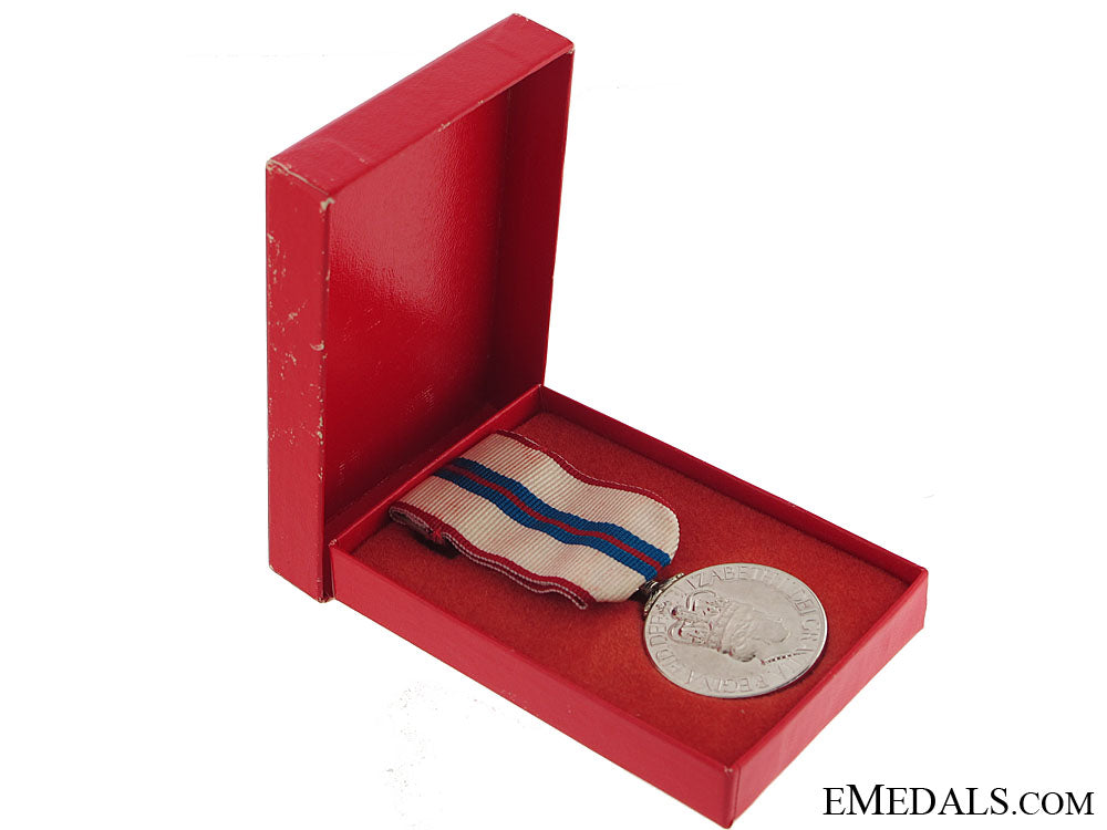 queen_elizabeth_ii's_silver_jubilee_medal_queen_elizabeth__50d22575e681b