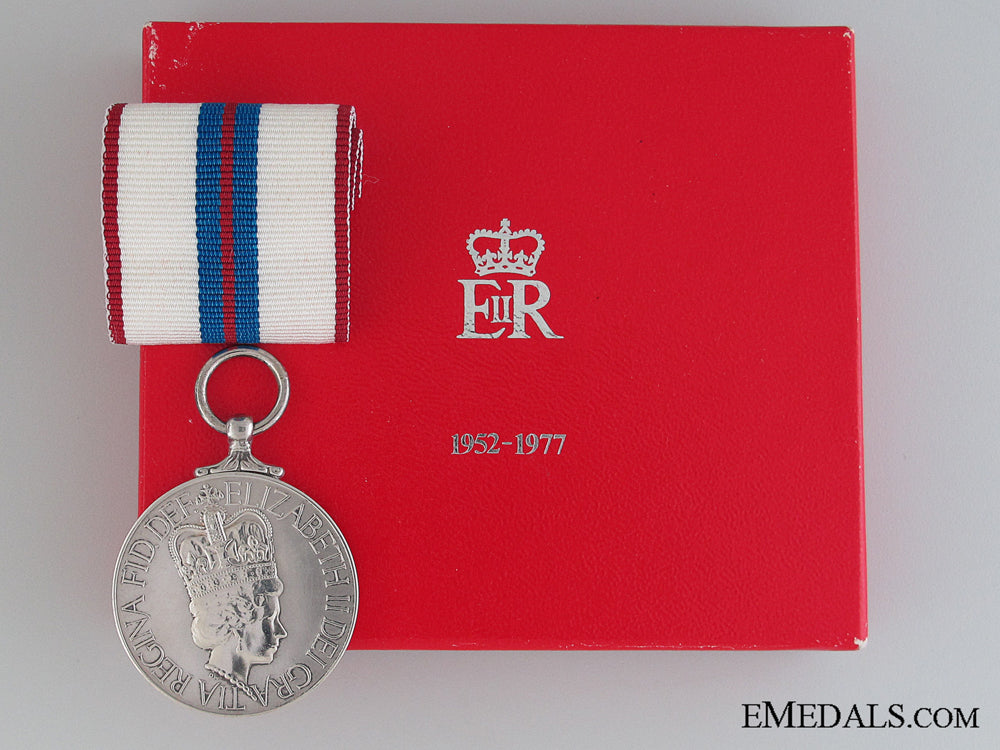 queen_elizabeth_ii_silver_jubilee_medal1952-1977,_boxed_queen_elizabeth__52e801d62b72f