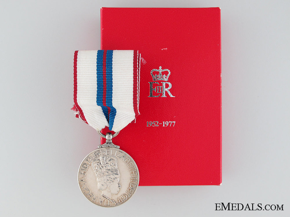 queen_elizabeth_ii_silver_jubilee_medal1952-1977_queen_elizabeth__52f643150dfb9
