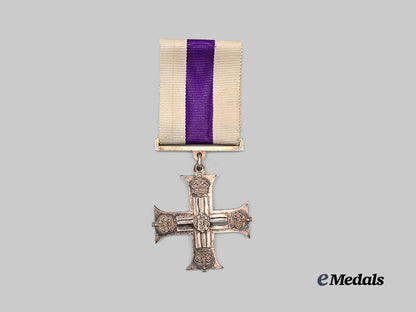 united_kingdom._a_military_cross,_in_case_e_medals__g_b8309_5