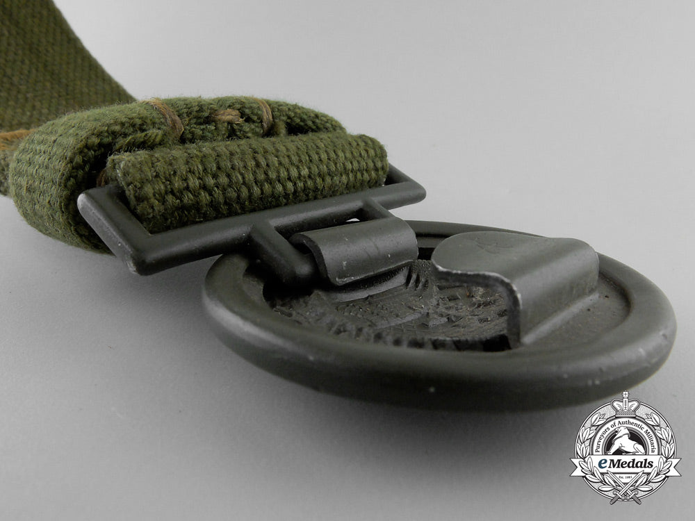 an_army_officer_tropical_web_belt_and_buckle;_published_example_r_060