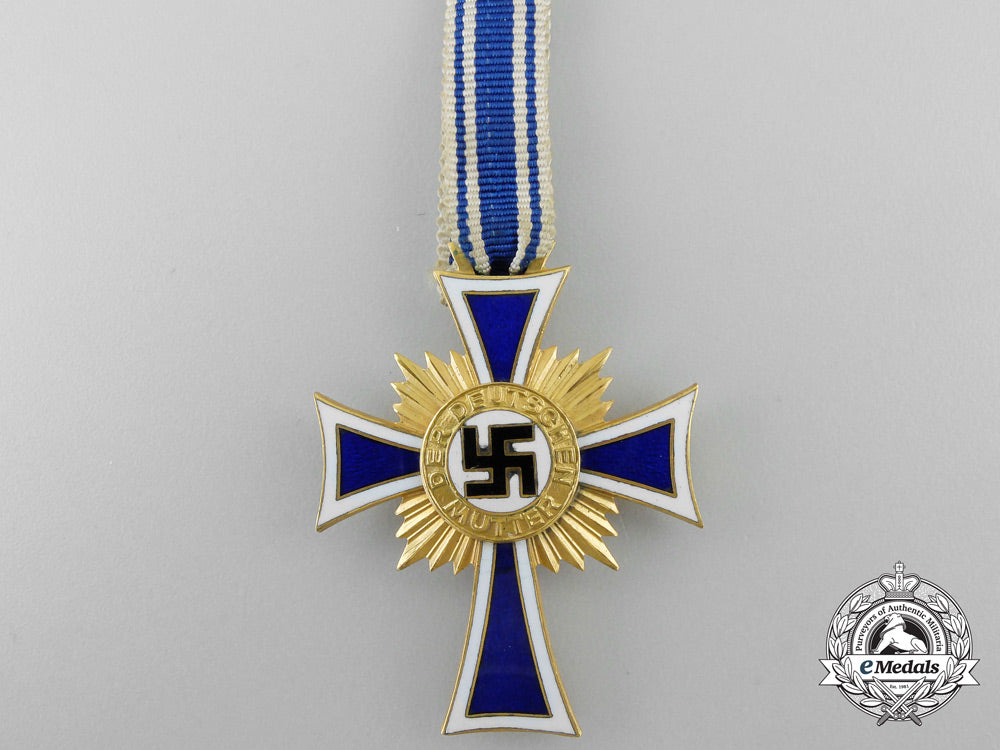 a_group_of_second_war_german_awards&_insiginia_r_708