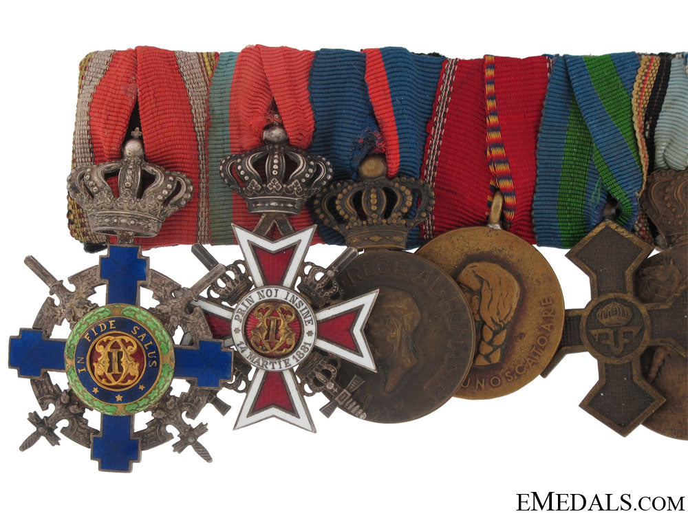 an_officiers_groups_of_eight_awards_rk116d