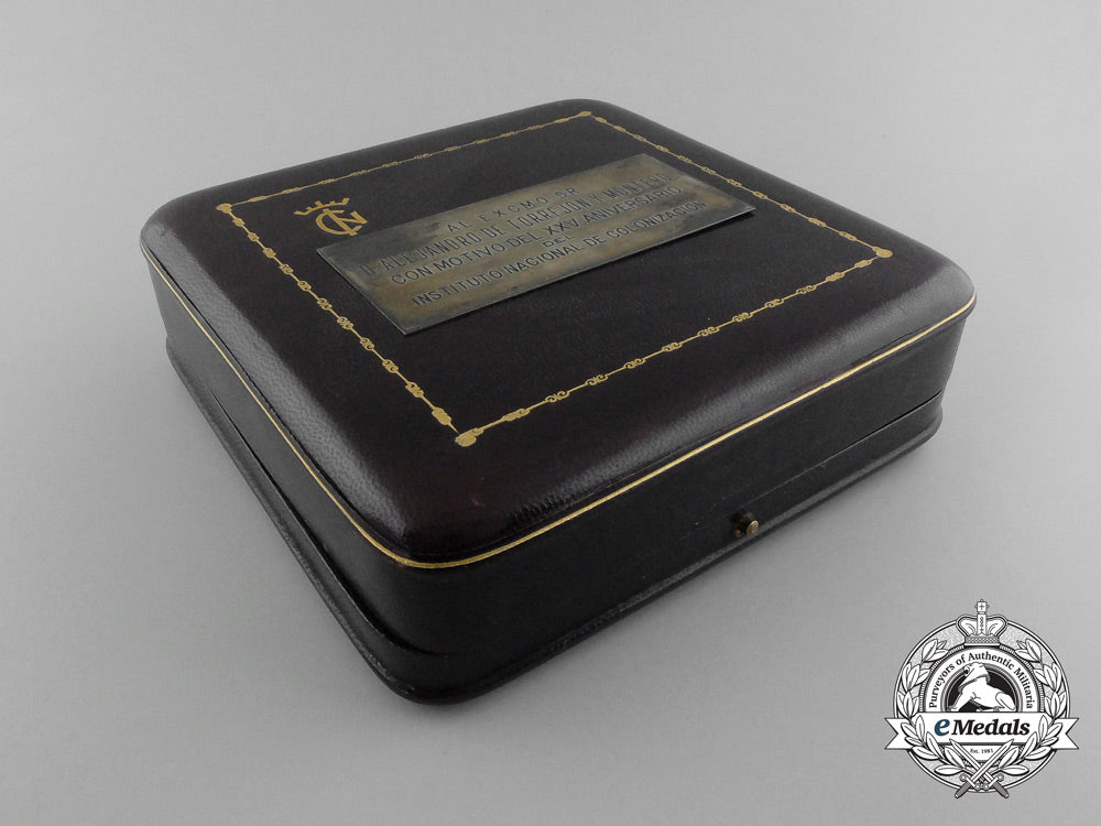 a_spanish_royal_cavalry_armory_of_valencia,_medal_and_breast_star_set,_cased_s0012001