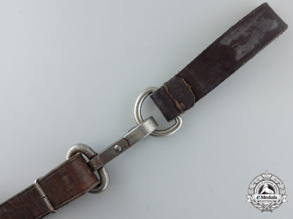 a_german_shoulder_strap_s0018800_2_