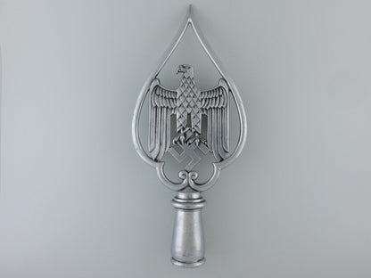 a_rare_army_standard_top_by_kraas_foundry,_berlin1942_s0031006_3