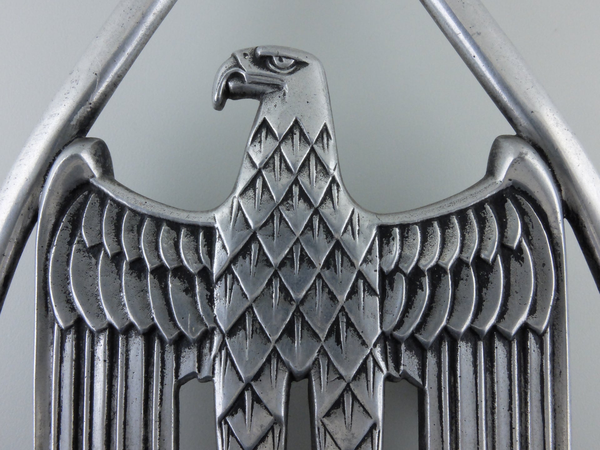 a_rare_army_standard_top_by_kraas_foundry,_berlin1942_s0061009_2