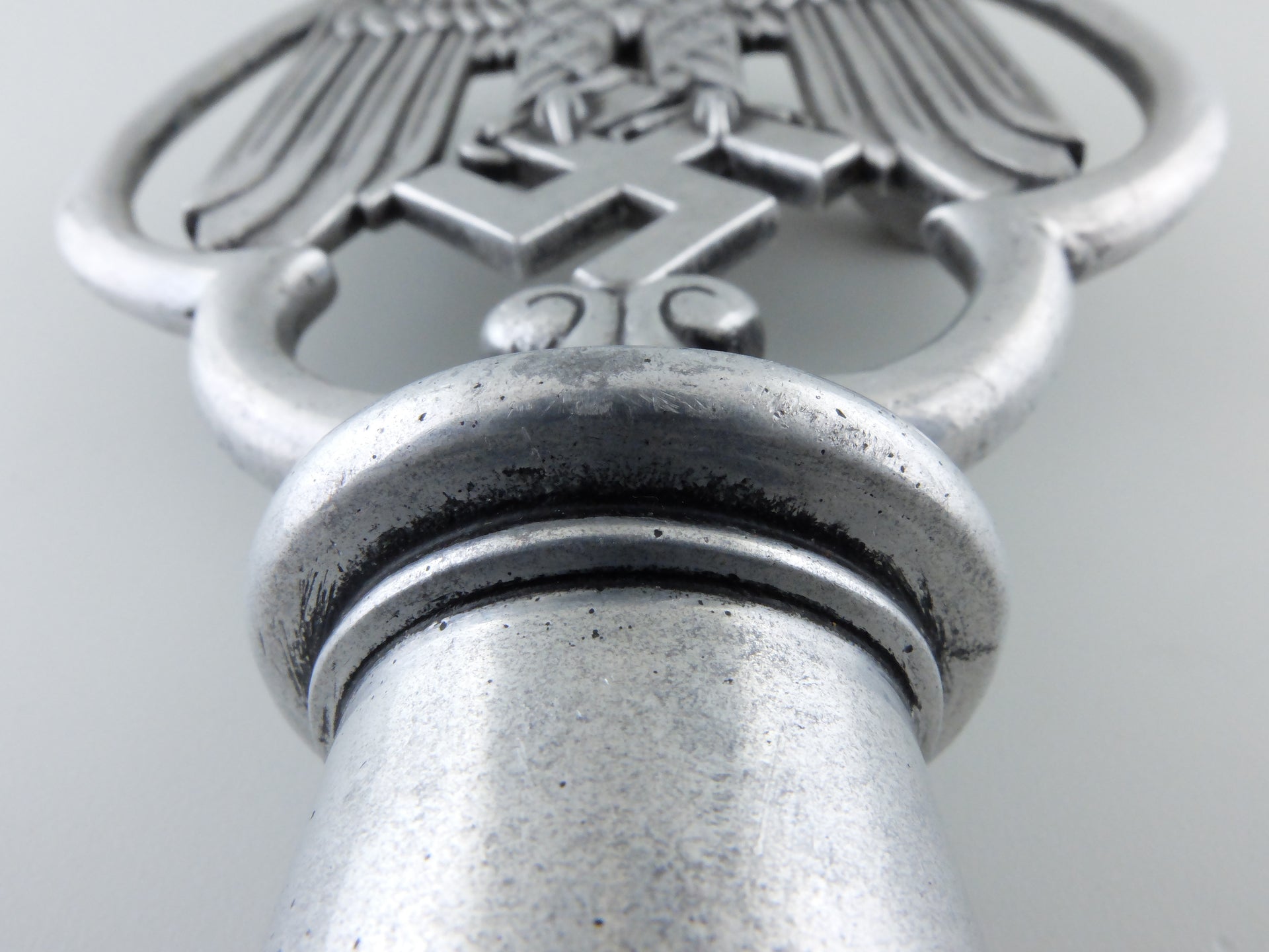 a_rare_army_standard_top_by_kraas_foundry,_berlin1942_s0091012_1