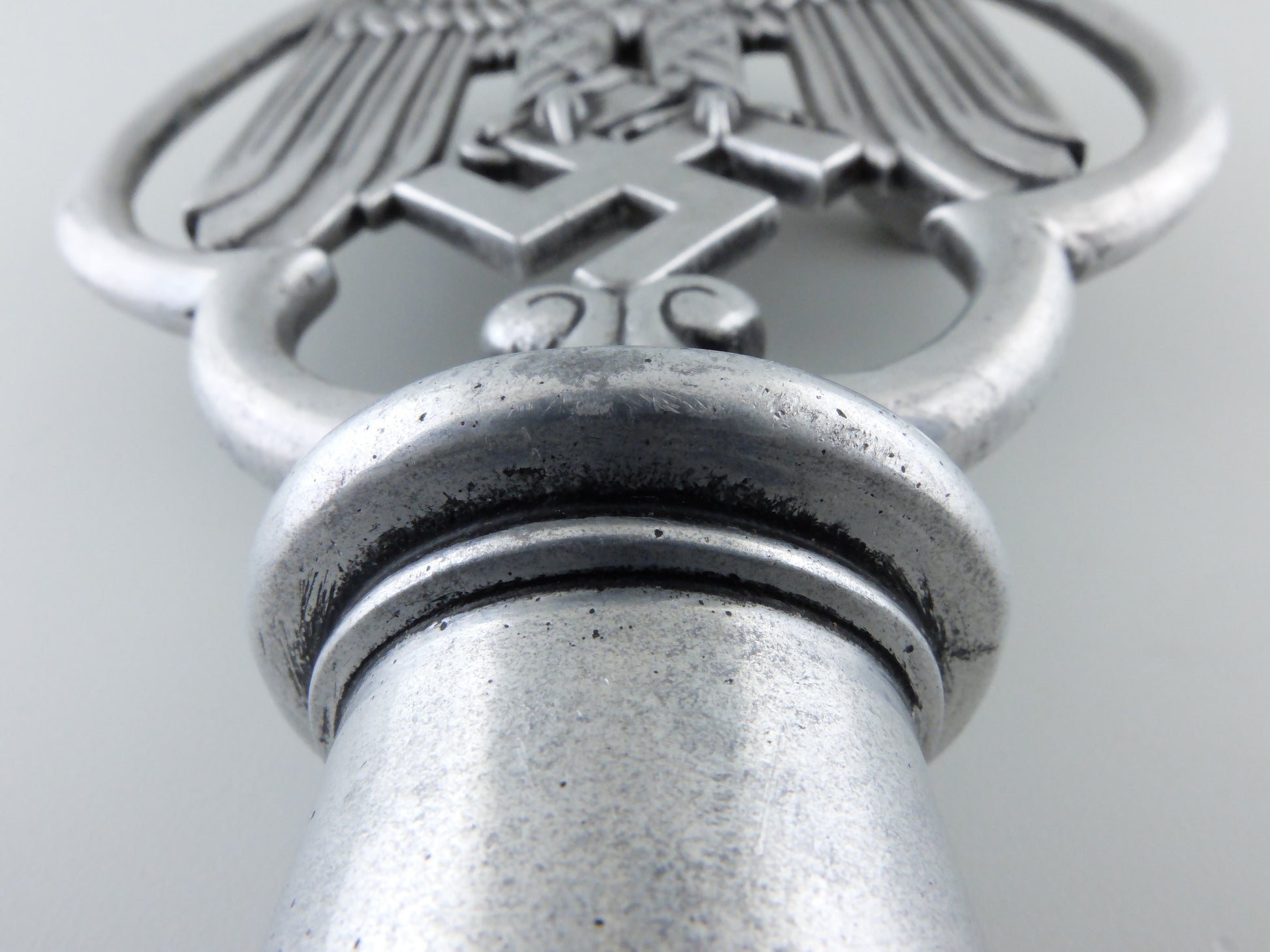 a_rare_army_standard_top_by_kraas_foundry,_berlin1942_s0091012_1