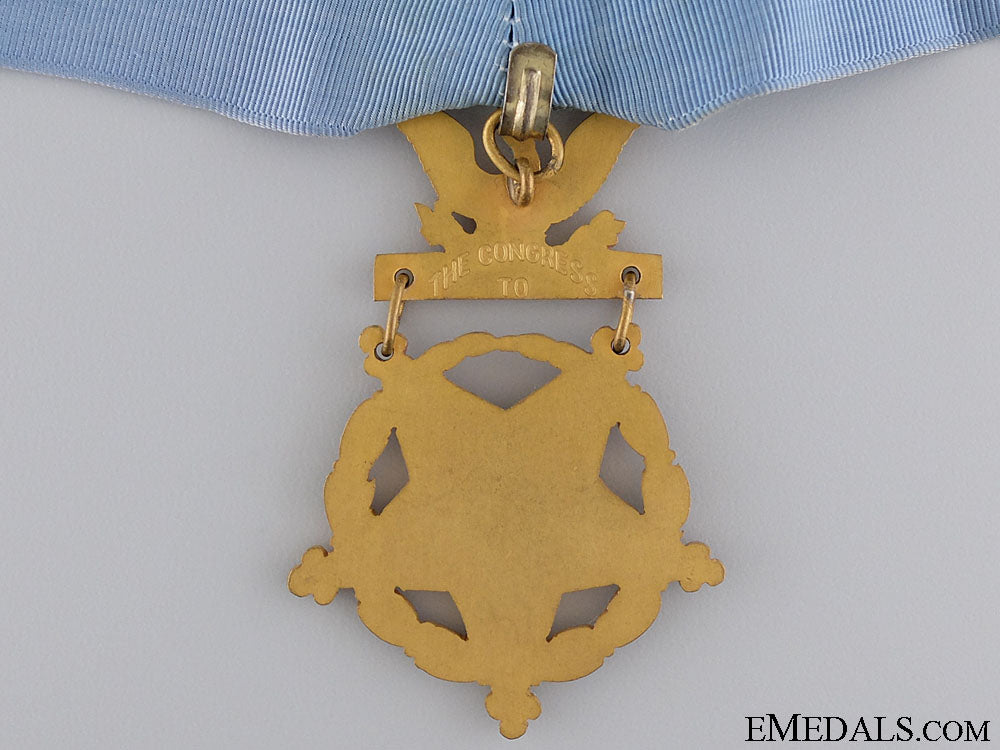 united_states._an_american_wwii_army_medal_of_honor;_type_v(1944-1964)_s0133479_copy