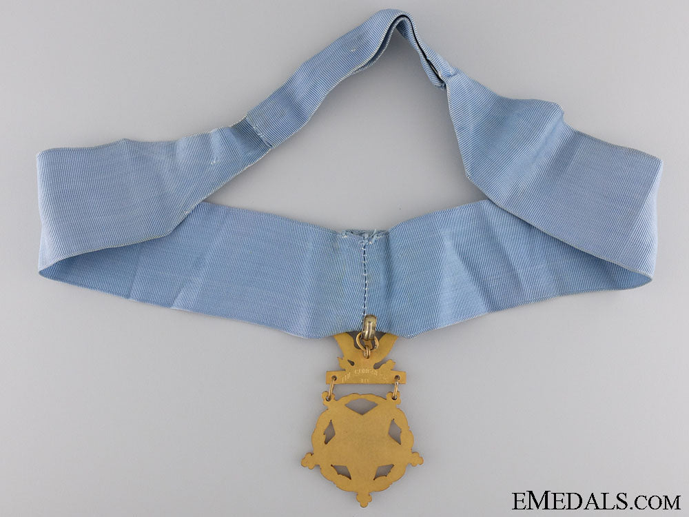 united_states._an_american_wwii_army_medal_of_honor;_type_v(1944-1964)_s0143480_copy