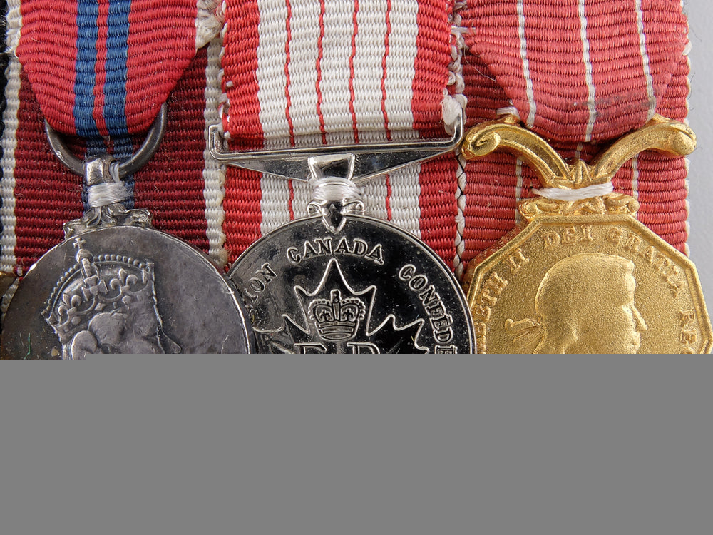 a_men's_order_of_canada&_order_of_military_merit_miniature_group_s0150667