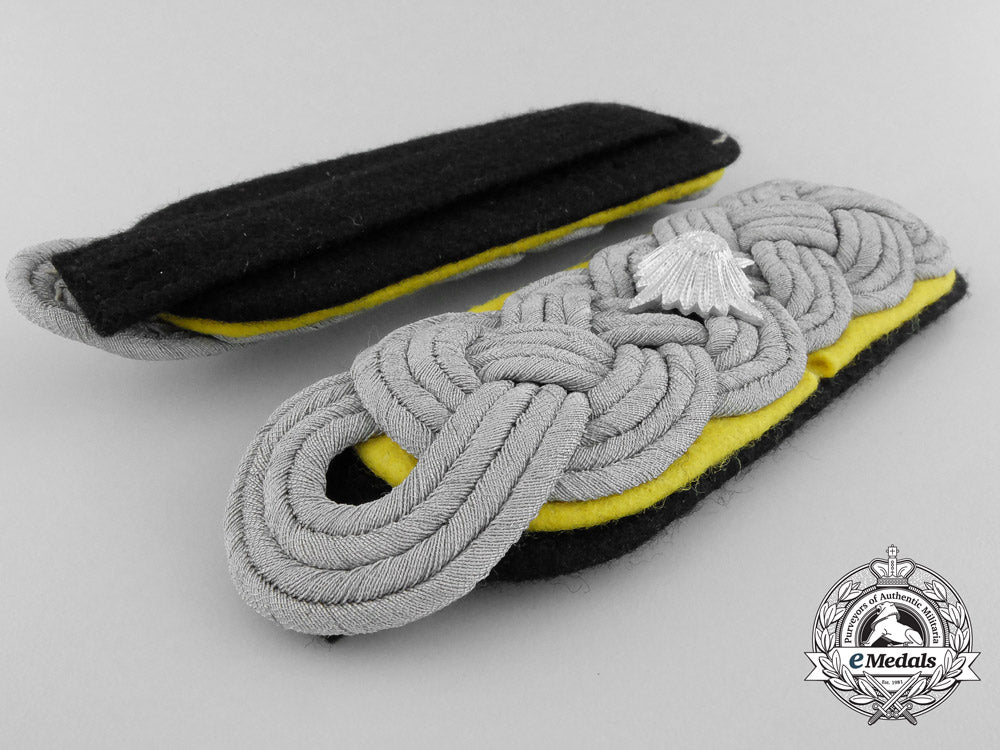 a_set_of_ss-_obersturmbannführer_shoulder_boards_s0288315