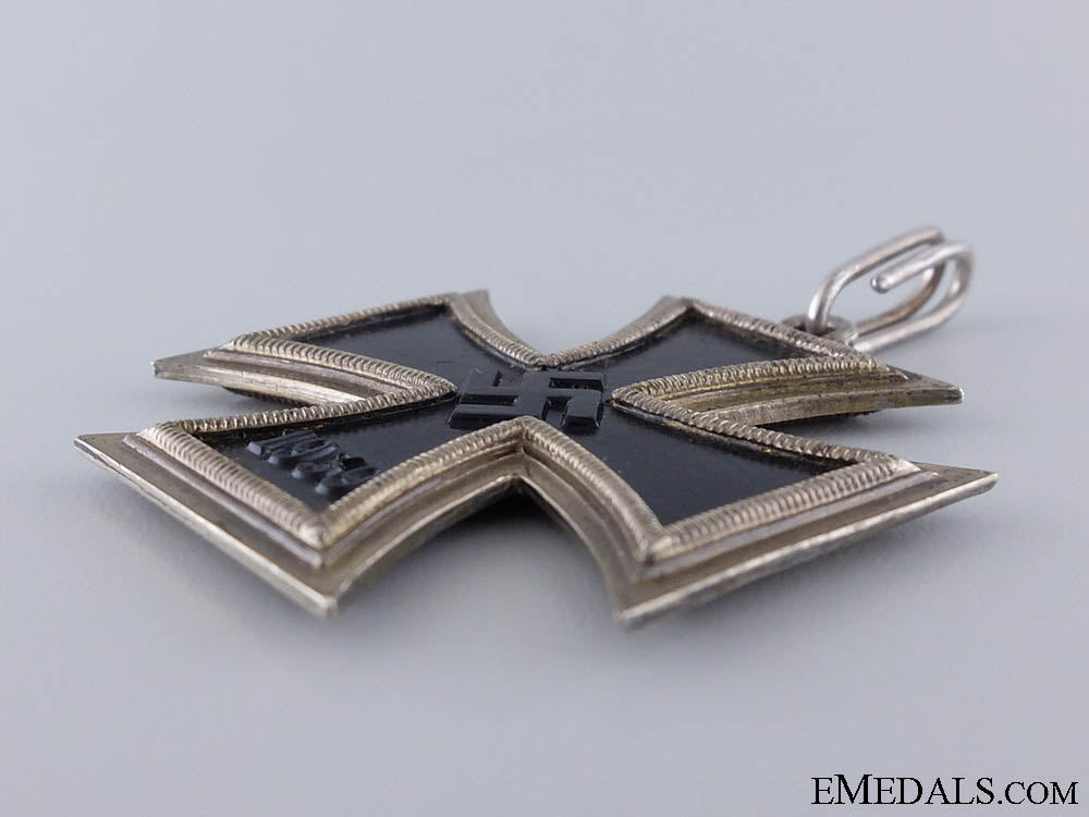 a_rare_three_quarter_ring_knight's_cross_of_the_iron_cross1939_s0301178_copy