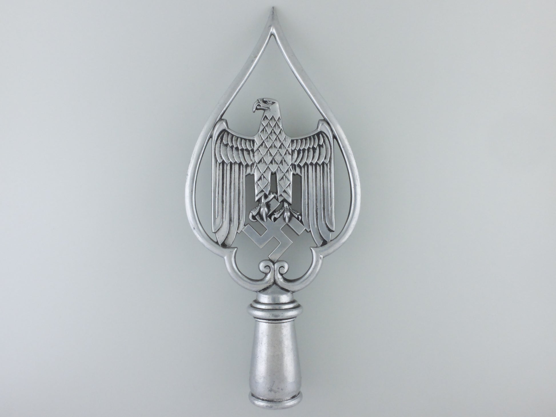 a_rare_army_standard_top_by_kraas_foundry,_berlin1942_s0411057_2