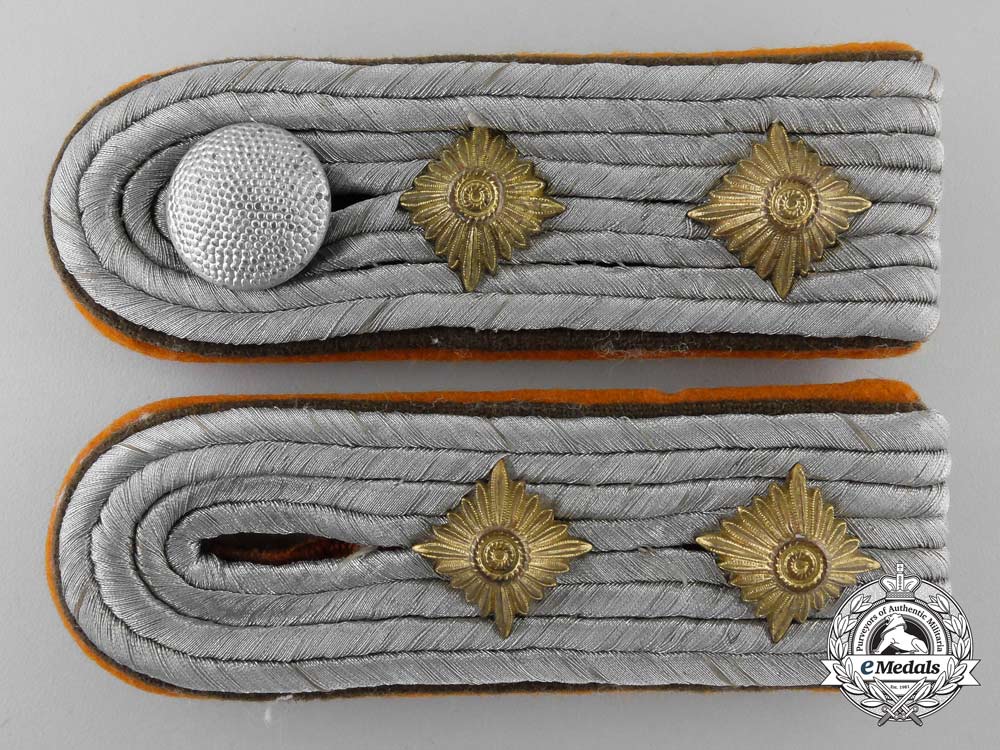 a_gendarmerie_precinct_captain(_revier_hauptmann)_shoulder_board_pair_s0428530_3_