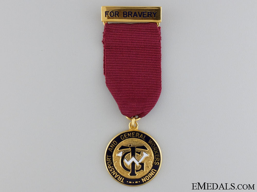 a_posthumous_george_medal_for_the1988_piper_alpha_disaster_s0462518_copy