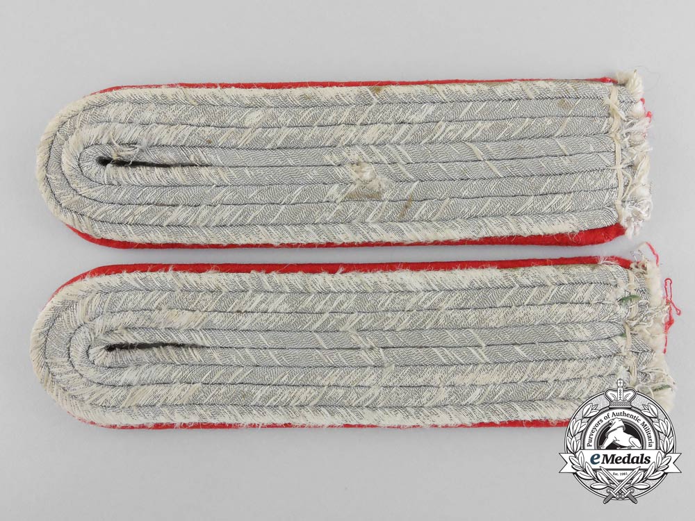 a_set_of_army_artillery_leutnant’s_shoulder_boards_s0508262