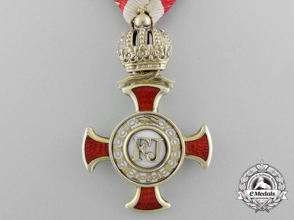 a_type_ii_first_class_austrian_cross_of_merit_with_crown_s0550063