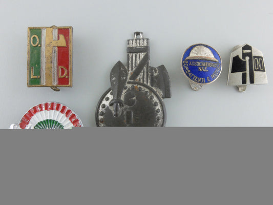 five_second_war_period_italian_fascist_badges_s0557328