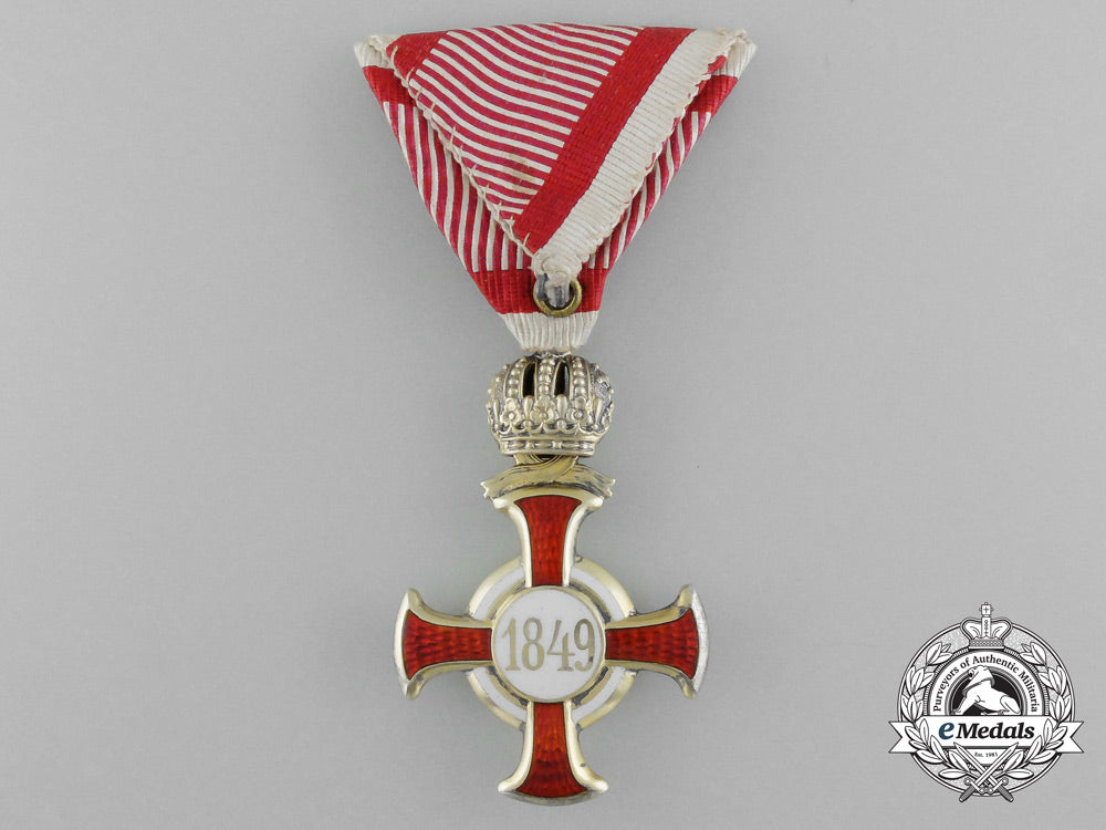 a_type_ii_first_class_austrian_cross_of_merit_with_crown_s0570067