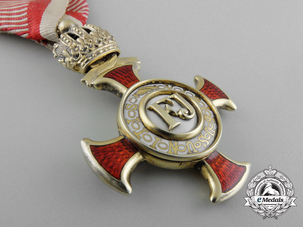 a_type_ii_first_class_austrian_cross_of_merit_with_crown_s0580068