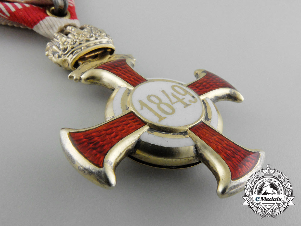 a_type_ii_first_class_austrian_cross_of_merit_with_crown_s0590069