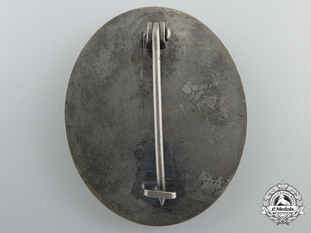 a_silver_wound_badge_in_case_of_issue;_mint_s0613302_2_