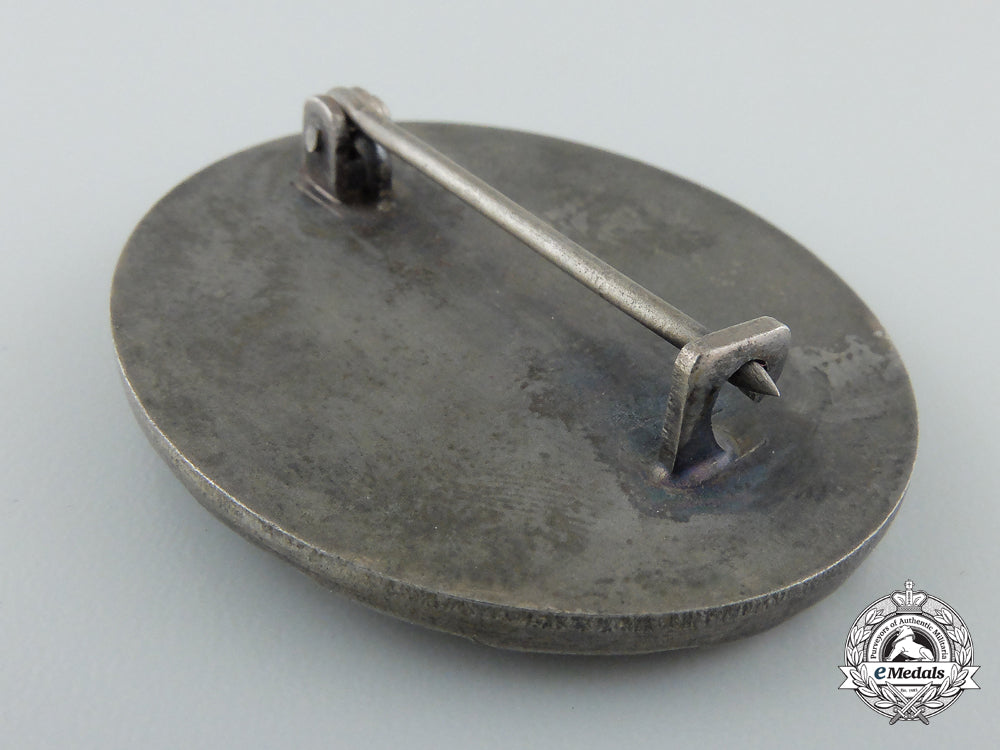 a_silver_wound_badge_in_case_of_issue;_mint_s0653307_2_