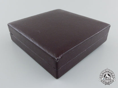 a_silver_wound_badge_in_case_of_issue;_mint_s0683313_2_