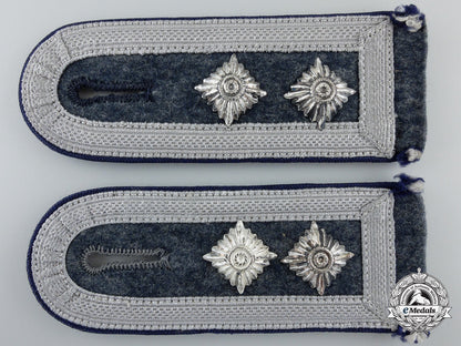 a_pair_of_luftwaffe_medical_oberfeldwebel’s_shoulder_straps_s0703315_2_