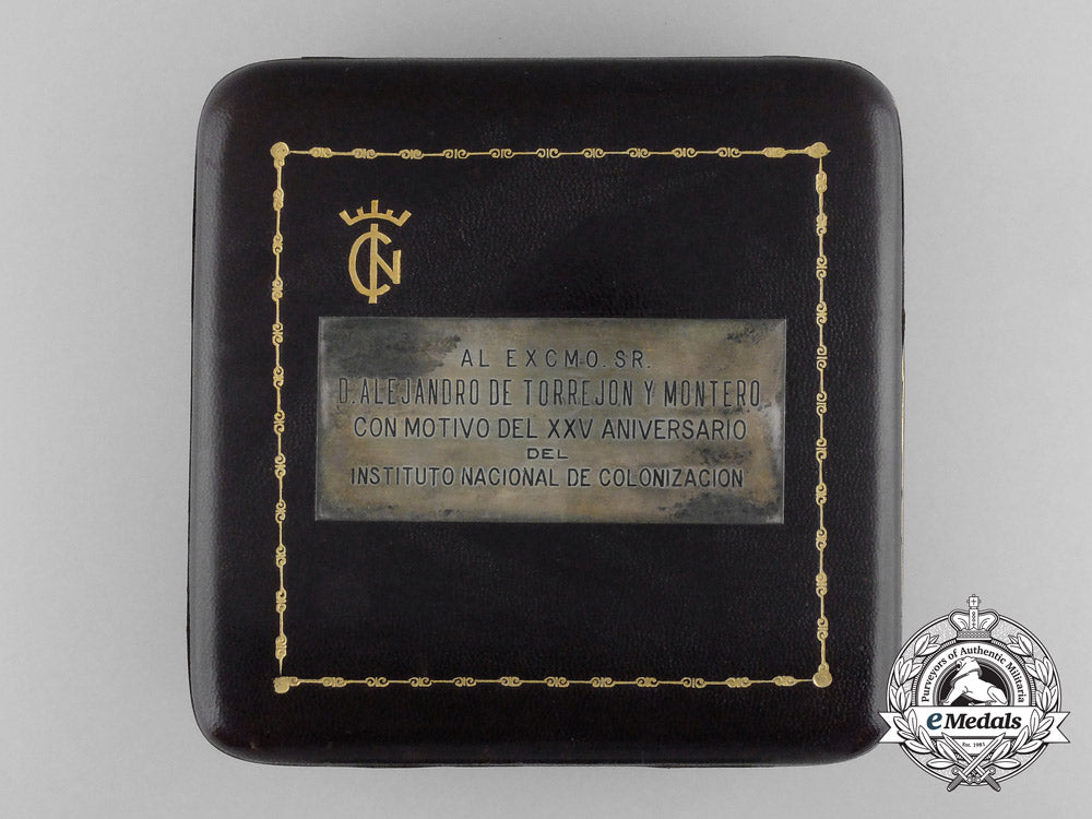 a_spanish_royal_cavalry_armory_of_valencia,_medal_and_breast_star_set,_cased_s0791094