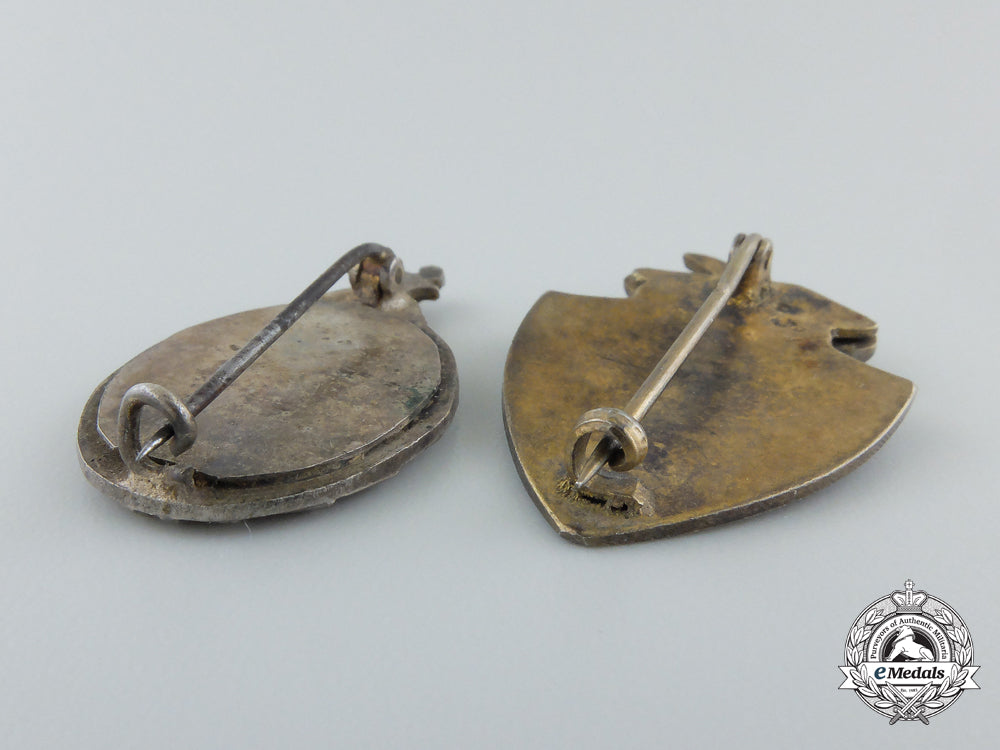 two_first_war_pair_of_austrian_regimental_badges_s0802132_2_