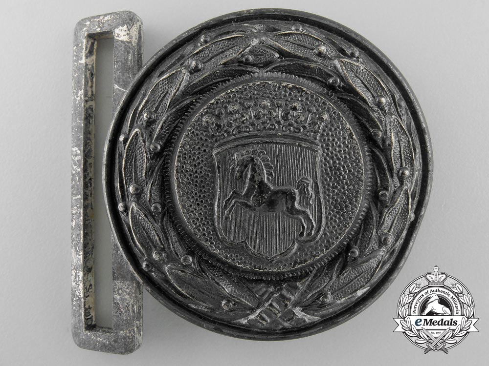 a_hanover_fire_defence_service_officer's_belt_buckle;_published_example_s0806454_3_