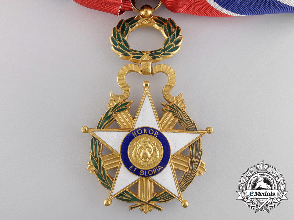 a_national_merit_order_of_paraguay;_grand_cross_set_s0917133